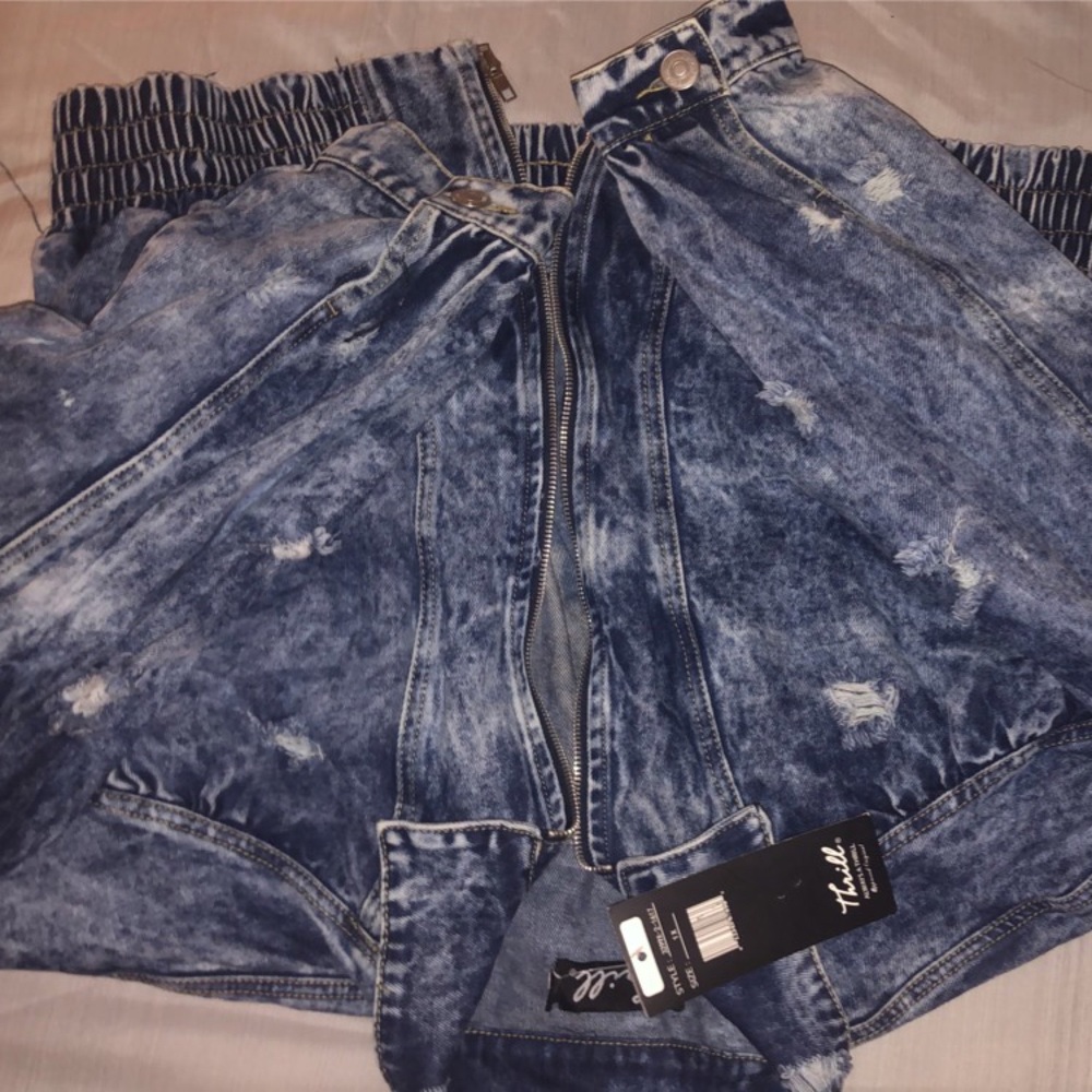 Jean jacket - Picture 2 of 5